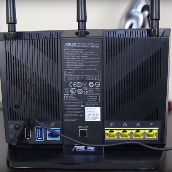 Asus DSL-AC68U Wireless AC-1900 Gigabit ADSL/VDSL Network Router - Picture 2 of 2